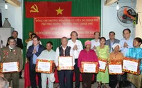Phó Thủ tướng Trương Hòa Bình tặng quà Tết đồng bào các dân tộc thiểu số tại Đăk Lăk