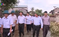 Phó Thủ tướng Phạm Bình Minh kiểm tra công tác khắc phục mưa lũ tại Thanh Hóa