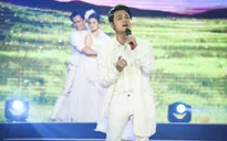Quang Vinh hóa bạch mã hoàng tử trên sân khấu Sài Gòn đêm thứ 7