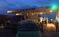 Trạm BOT quốc lộ 5 "gồng mình" đối phó tài xế dùng "chiêu" tiền lẻ