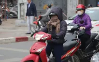 Người Hà Nội "kín mít" trong gió rét ngày đông
