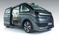 Pháp ra mắt robot taxi đầu tiên