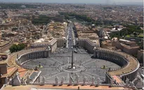 Dạo chơi vòng quanh thành Rome trên xe Vespa cổ