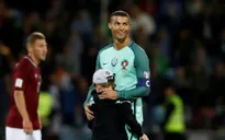 Ronaldo chào đón cặp song sinh “có nếp có tẻ”