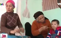 Thanh Hóa: Người dân mắc màn ăn cơm để tránh ruồi từ bãi rác