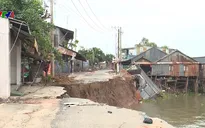 Di dời người dân vùng sạt lở An Giang đến nơi an toàn