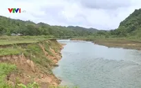 Sạt lở đất nghiêm trọng trên sông Sê Păng Hiêng, Quảng Trị