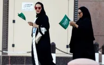 Saudi Arabia lần đầu tiên cho phép phụ nữ được vào sân vận động quốc gia