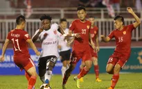 CLB TP Hồ Chí Minh đánh bại CLB Long An trong trận đấu nhiều tranh cãi, hài hước