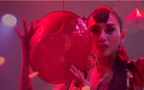 Võ Hoàng Yến và thí sinh Next Top Model rủ nhau diễn hit "Bánh trôi nước"
