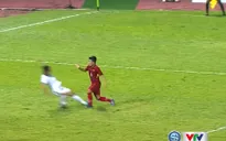 VIDEO: Quyết định khó hiểu của trọng tài khi không cho U22 Việt Nam hưởng phạt đền