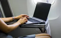 Sau iPad, cảnh báo mối nguy khủng bố từ laptop