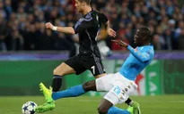 PSG tính "nẫng tay trên" Man Utd trong thương vụ trung vệ thép Napoli