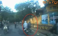 Gây tai nạn vì sử dụng điện thoại di động khi lái xe