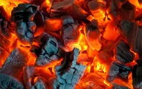 Sưởi ấm bằng than củi, người đàn ông ở Hưng Yên bị ngộ độc khí
