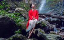 Hương Ly Next Top Model đẹp mơ màng giữa khung cảnh núi rừng