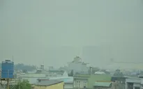 Sương mù dày đặc bao phủ TP.HCM