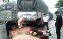 Một người phụ nữ bị xe tải cán tử vong