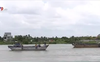Tai nạn ghe chở cát ở Bình Dương: Tìm kiếm nạn nhân xuyên đêm