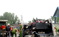 Va chạm giữa hai xe khách, 6 người chết, 10 người bị thương
