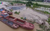 Xâm lấn dòng chảy gia tăng, đe dọa an toàn đê điều