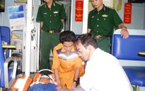 Tàu SAR 412 cứu nạn hai ngư dân thành công