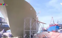 Ngư dân gặp khó khi tàu vỏ thép vẫn chưa được sửa chữa