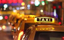 Hà Nội có thể gắn mác “ngoại thành” cho taxi
