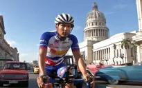 Tay đua người Áo đạp xe khắp Cuba trong vòng chưa đầy 55 giờ