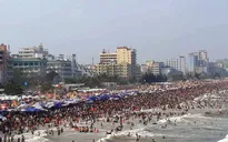 Tổ chức trò chơi trên bãi biển Sầm Sơn đóng phí tiền triệu