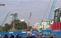 Hôm nay 18/2, tháo dỡ vòng xoay biểu tượng trước chợ Bến Thành