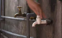 Hàng trăm hộ dân “khát nước sạch” giữa lòng Thủ đô