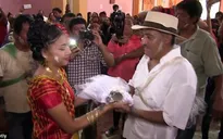 Mexico: Thị trưởng thành phố kết hôn với cá sấu