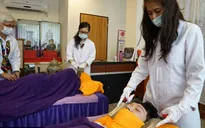 Massage bằng... dao phay, bạn dám thử?