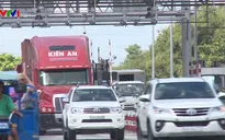 Nhiều dự án BOT “làm đường một nơi, thu phí một nẻo”