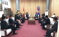 Thứ trưởng Đặng Đình Quý dẫn đầu Đoàn Bộ Ngoại giao Việt Nam chúc mừng Quốc khánh Campuchia