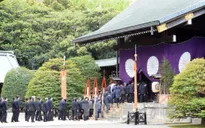 Thủ tướng Nhật Bản gửi đồ lễ tới đền Yasukuni