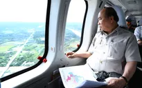 Thủ tướng thị sát ảnh hưởng biến đổi khí hậu tại Đồng bằng sông Cửu Long