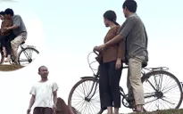 Tập 12 phim Thương nhớ ở ai: "Hôn đi! Hôn cho mọi người ứa máu mắt ra"