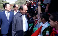 Thủ tướng thăm đồng bào các dân tộc huyện Bảo Lâm, tỉnh Cao Bằng