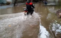 Mưa lớn gây chìm tàu và ngập úng tại TT-Huế