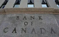 Canada tăng lãi suất lần đầu tiên trong 7 năm