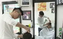 Lớp học cắt tóc cho người khiếm thính