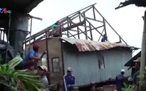 ĐBSCL: Hàng trăm ngôi nhà bị sập và tốc mái do dông, lốc