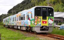 Những đoàn tàu "khoác áo Hello Kitty" đặc biệt ở Nhật Bản