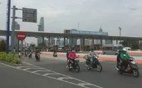 Tháo dỡ trạm thu phí qua hầm Thủ Thiêm (TP.HCM) trước Tết Nguyên đán 2018