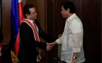 Tổng thống Philippines trao huân chương cao quý cho Đại sứ Việt Nam