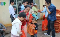 Kon Tum tặng quà Tết cho hộ chính sách, hộ nghèo