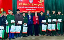 Trưởng Ban Dân vận Trung ương tặng quà Tết tại tỉnh Tuyên Quang