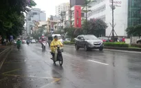 Mưa rào ngắt quãng hầu khắp Bắc Bộ